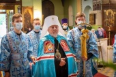 В праздник Успения Пресвятой Богородицы митрополит Рижский Александр совершил Литургию в Свято-Троицком соборе г. Риги