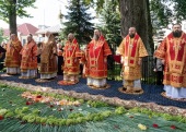 Патриарший экзарх всея Беларуси возглавил торжества по случаю дня памяти преподобномученика Серафима, архимандрита Жировичского