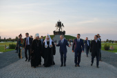 Inaugurarea complexului comemorativ „Cneazul Alexandru Nevski cu oștitrea sa” pe malul lacului Ciudskoe