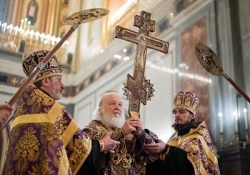 В канун праздника Воздвижения Креста Господня Святейший Патриарх Кирилл совершил всенощное бдение в Храме Христа Спасителя