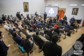 В Якутской семинарии прошел круглый стол, посвященный 220-летию первой школы Якутска при Спасском монастыре