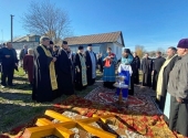 Гонимая раскольниками община Украинской Православной Церкви в селе Птича построит новый храм