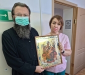 Митрополит Смоленский Исидор посетил пациентов с COVID-19 в клинической больнице № 1 города Смоленска