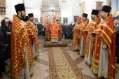 Патриарший экзарх всея Беларуси возглавил торжества по случаю 30-летия возрождения богослужебной жизни в Петропавловском соборе Минска