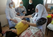 Специалисты московской службы «Милосердие» провели мастер-классы по уходу за тяжелобольными в Петропавловске-Камчатском и Владивостоке