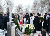 Vizita Patriarhului la Sankt-Petersburg. Vizitarea Lavrei „Sfânta Treime” a Sfântului Alexandru Nevschi și a cimitirului Bolșeohtinski