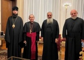 Metropolitan Anthony of Chersonesus meets with Catholic Archbishop of Milan ﻿