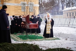 A avut loc înmormântarea protoiereului Nicolai Gundeaev