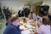 Митрополит Санкт-Петербургский Варсонофий посетил епархиальный социальный центр