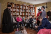 Правящий архиерей посетил беженцев из Донбасса в детском приюте Шахтинской епархии в станице Манычской