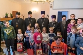 Представители Издательского Совета передали книги беженцам из Донецка