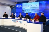 Жителі Маріуполя отримали допомогу від релігійних громад Росії