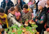 К Светлому Христову Воскресению Ростовская епархия закупила 15 000 куличей для беженцев и жителей Донбасса