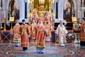 В Неделю 2-ю по Пасхе Святейший Патриарх Кирилл совершил Литургию в Храме Христа Спасителя в Москве