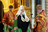 В день памяти великомученика Георгия Победоносца Предстоятель Русской Церкви совершил Литургию в Храме Христа Спасителя