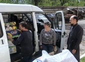 У Луганській єпархії передали продукти та засоби гігієни постраждалим мирним жителям. Інформаційний звіт про допомогу біженцям (від 13 травня 2022 року)