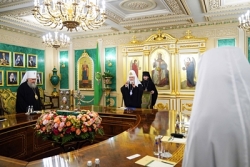 Члены Священного Синода обсудили развитие ситуации после состоявшегося в Киеве Собора Украинской Православной Церкви