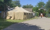 В Волынской епархии верующие опечатанного Михайловского храма молятся в палатке