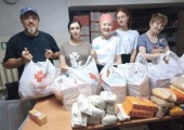 Ежедневно более 300 гуманитарных наборов раздают беженцам в Ростовской епархии. Информационная сводка о помощи беженцам (от 27 июня 2022 года)