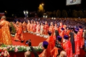 Десятки тисяч віруючих взяли участь у пам'ятних богослужіннях у Єкатеринбурзі в річницю розстрілу Царської родини