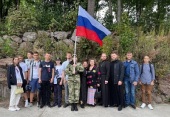 Представители молодежных объединений Выборгской епархии приняли участие в праздновании Дня флага России в Выборге