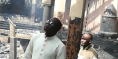 У західному Камеруні озброєні бойовики спалили храм і захопили п'ятьох священиків, черницю та двох мирян