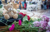 У храмах Іжевської єпархії відбувається прощання із загиблими внаслідок трагедії в школі № 88
