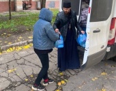 Представники Луганської єпархії роздали продуктові набори мешканцям Сєвєродонецька. Інформаційне зведення про допомогу біженцям (від 29 жовтня 2022 року)