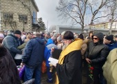 Архиепископ Южно-Сахалинский Никанор совершил отпевание жертв трагедии в Тымовском Сахалинской области