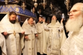 Духовенство Русской духовной миссии совершило Литургию в Вифлеемской пещере Рождества Христова