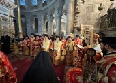Представитель Русской духовной миссии сослужил Патриарху Иерусалимскому Феофилу за новогодним богослужением в Храме Гроба Господня
