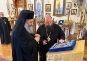 Hierarch of the Antiochian Church visits Russian churches in New York