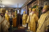 Патриарший экзарх Западной Европы возглавил престольные торжества Трехсвятительского храма в Париже