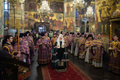 Патриаршее служение в день памяти святителя Ермогена в Успенском соборе Московского Кремля