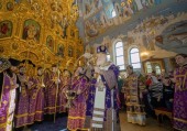 В Неделю Крестопоклонную Святейший Патриарх Кирилл совершил освящение главного храма МЧС России и Литургию в новоосвященном храме