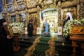 Предстоятель Русской Церкви совершил молебен у раки с мощами святителя Тихона в Донском монастыре