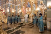 В праздник Благовещения Пресвятой Богородицы митрополит Ханты-Мансийский Павел совершил чин малого освящения Троицкого кафедрального собора г. Сургута