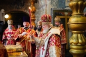 В понедельник Светлой седмицы Святейший Патриарх Кирилл совершил Литургию в Успенском соборе Московского Кремля