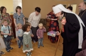 Митрополит Екатеринодарский Григорий поздравил с пятилетием православный кризисный центр для матерей с детьми