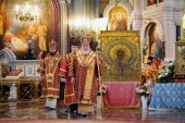 В день памяти святителя Николая Чудотворца Святейший Патриарх Руси Кирилл совершил Литургию в Храме Христа Спасителя