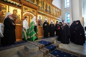 Святейший Патриарх Кирилл совершил утреню всенощного бдения в монастыре в честь иконы Божией Матери «Умиление» в Сургуте