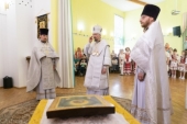 Патриарший экзарх всея Беларуси совершил Литургию в храме при Республиканском реабилитационном центре для детей-инвалидов в Минске