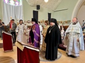 Ієрархи Московського Патріархату та Православної Церкви в Америці відслужили богослужіння в канадському місті Кінгстоні