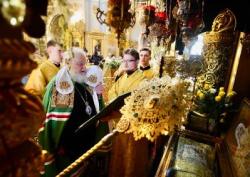 В день памяти святителя Алексия Московского Святейший Патриарх Кирилл совершил Литургию в Богоявленском кафедральном соборе в Елохове г. Москвы