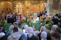 Патриаршее служение в день Святого Духа в Успенском соборе Московского Кремля