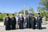 Митрополит Пензенский Серафим освятил поклонный крест на месте расстрела новомучеников и исповедников Кузнецких