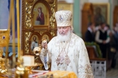 Предстоятель Русской Церкви совершил Литургию в Иоанновском ставропигиальном монастыре на Карповке