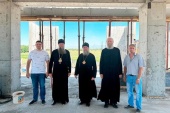 Глава Казахстанского митрополичьего округа посетил строящийся Богородице-Рождественский кафедральный собор Талдыкоргана