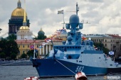 Глава Санкт-Петербургской митрополии присутствовал на главном военно-морском параде