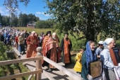 Крестный ход по местам захоронений жертв репрессий прошел в Архангельской епархии